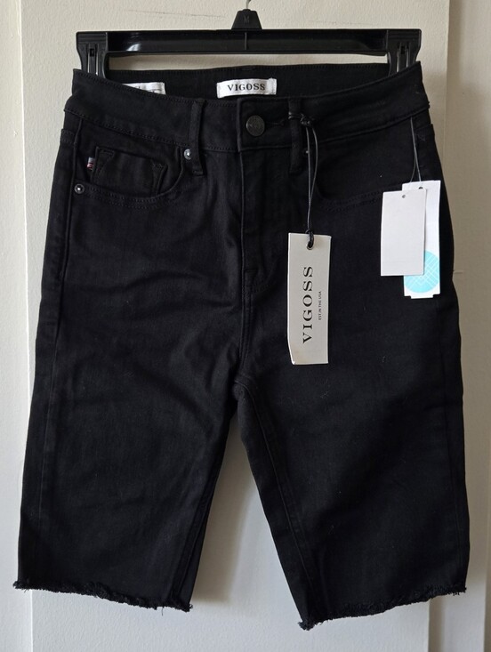 Vigoss Denim - Vigoss Black Cropped Bermuda Jeans with Raw Hem